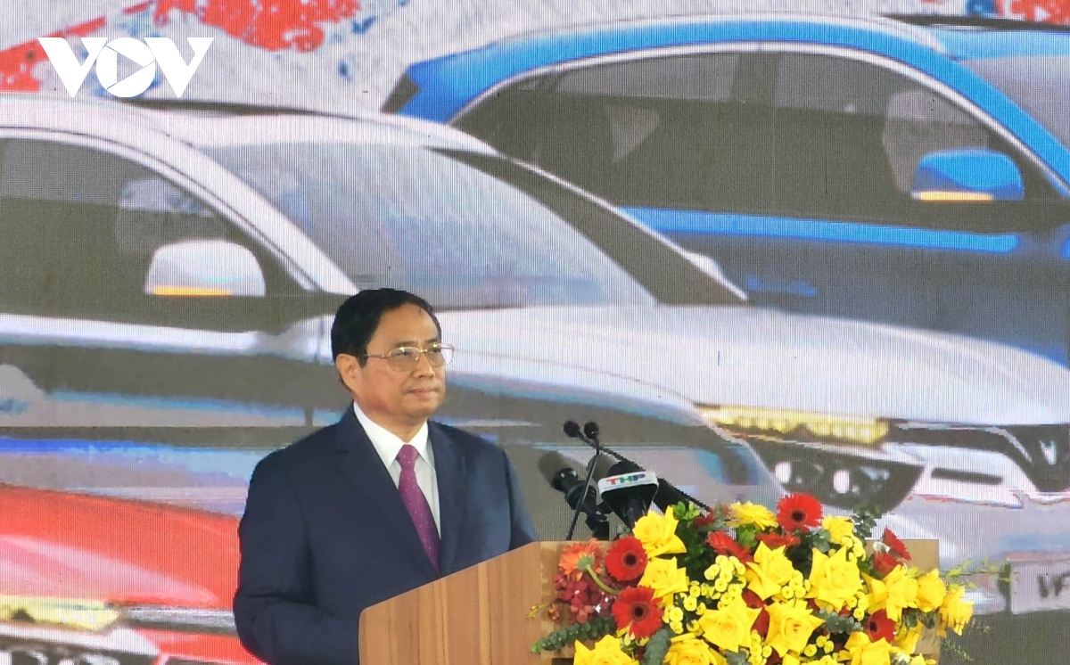 Thủ tướng dự Lễ xuất khẩu lô xe ô tô điện đầu tiên của VinFast ra thế giới